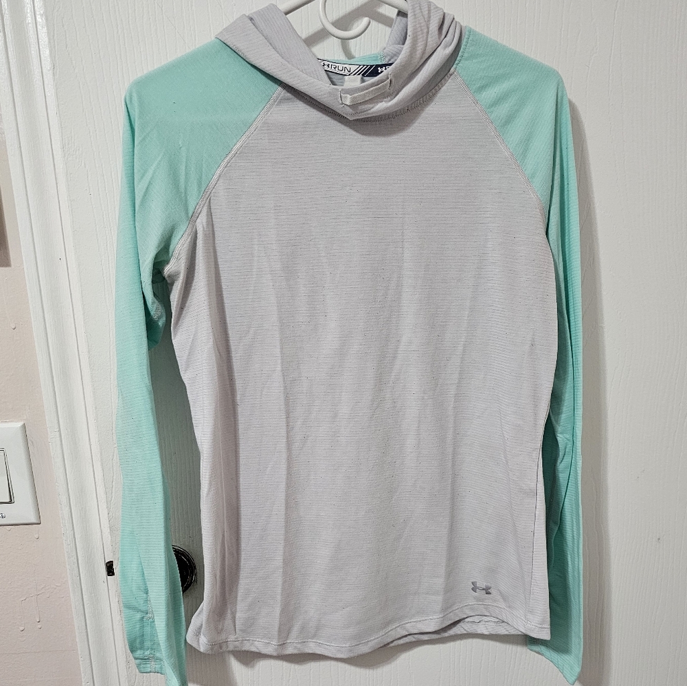 Womens Under Armour fitted running pullover